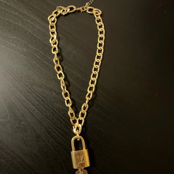 Louis Vuitton Gold Padlock Chain Necklace - Picture 3 of 15